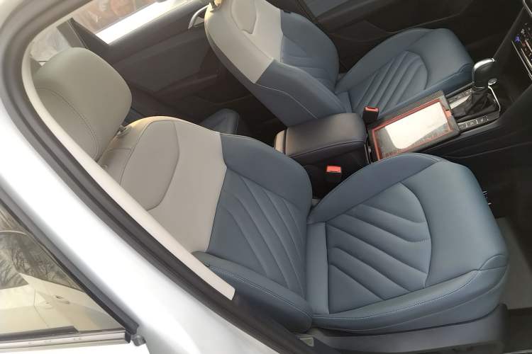 Used Volkswagen Tharu 2024 300TSI Two-Wheel-Drive Moon Luxury Edition
