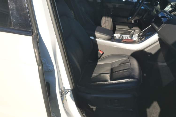 Used Land Rover Range Rover Sport 2020 3.0 L6 SE