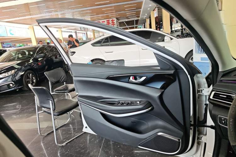 Used Changan Ruicheng CC 2022 Blue Whale Edition 1.5T DCT Luxury Model