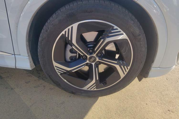 Used Audi Q4 e-tron 2022 50 e-tron quattro Visionary Edition