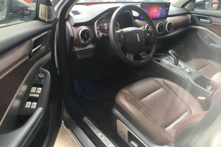 Used Wey VV6 2021 2.0T Two-Wheel Drive Smart Plus
