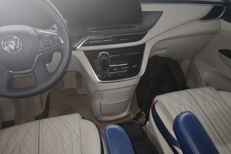 Used Buick GL8 2021 ES Landtrek 653T Comfort Edition