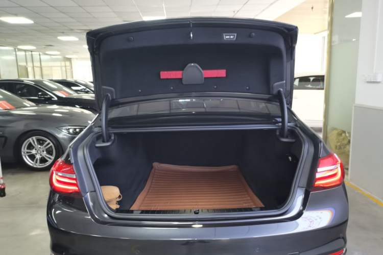 Used BMW 7 Series 2016 730Li Luxury Model
