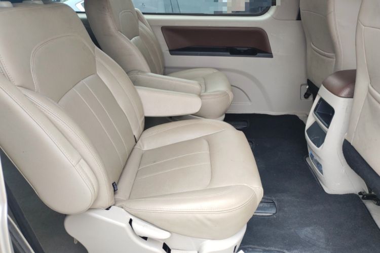 Used FORTHING Lingzhi 2020 M5L 1.6L Luxury 7-Seater
