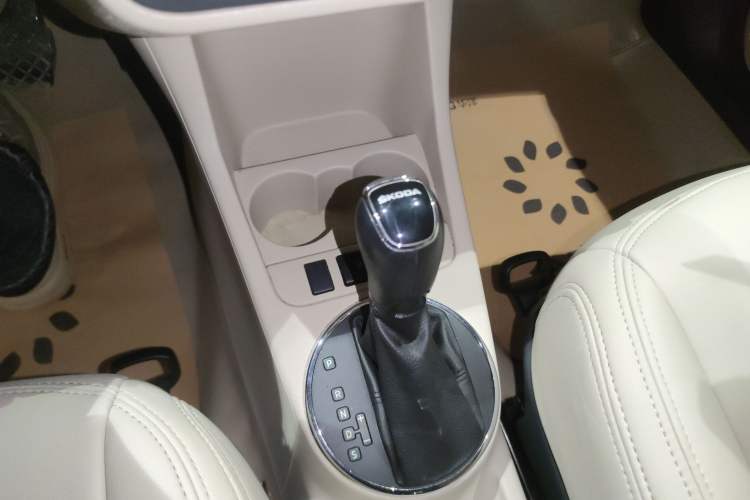 Used Skoda Fabia 2014 1.4L Automatic Crystal Edition