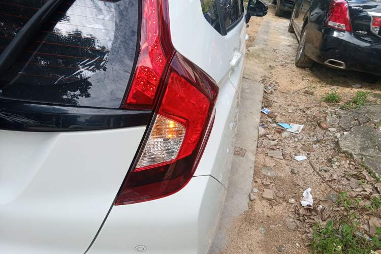 Used Honda Fit 2016 1.5L LXS CVT Comfort Sunroof Version
