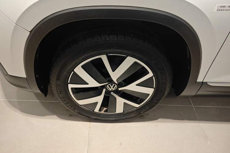 Used Volkswagen Tayron 2023 300TSI Two-Wheel-Drive Luxury Plus Advanced Edition
