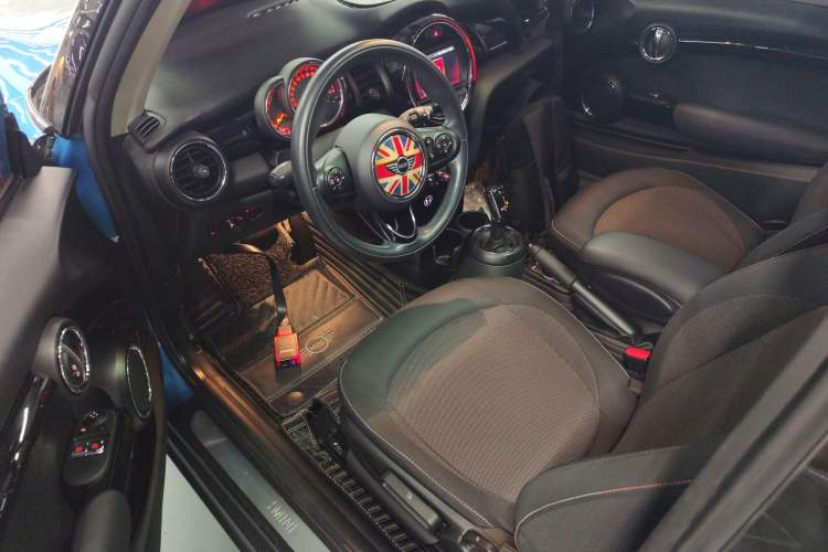 Used  MINI 2018 1.5T ONE PLUS
