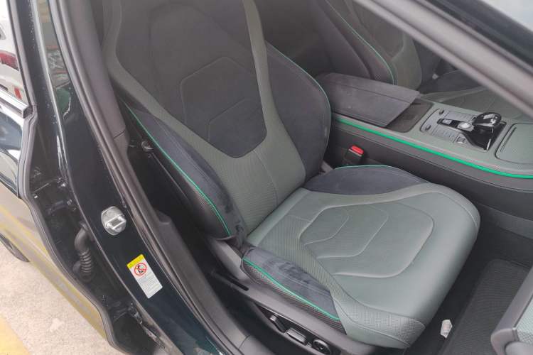 Used BYD Han 2022 EV 610 km All-Wheel-Drive Qianshan Cui Limited Edition
