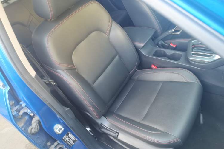 Used SAIC MAXUS T90 2021 2.0T Single-Turbo Automatic Two-Wheel Drive High-Ride Comfort Plus Long-Box Version
