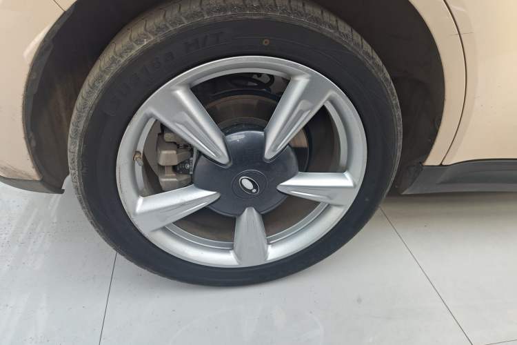 Used ORA Good Cat 2023 401 km Standard Range Premium Version Lithium Iron Phosphate
