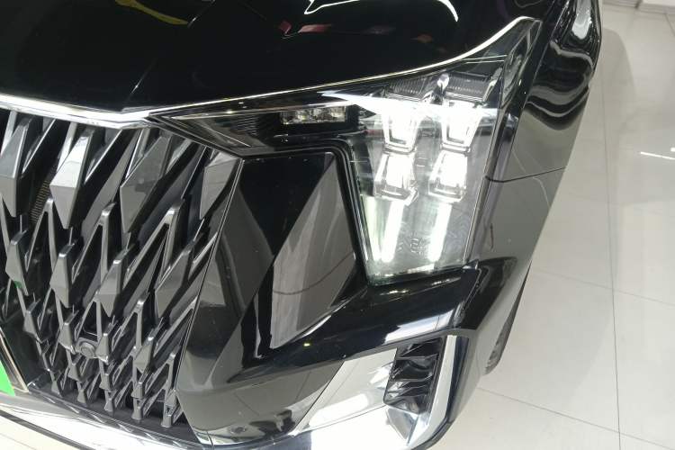 Used GAC Trumpchi GS8 2022 Dual-Engine Series 2.0TM Two-Wheel Drive Prestige Edition (7 Seats)
