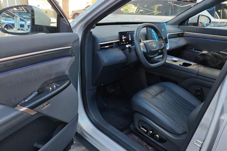 Used Dongfeng eπ eπ008 2025 210 Ultra Range-Extended Version 5 Seats
