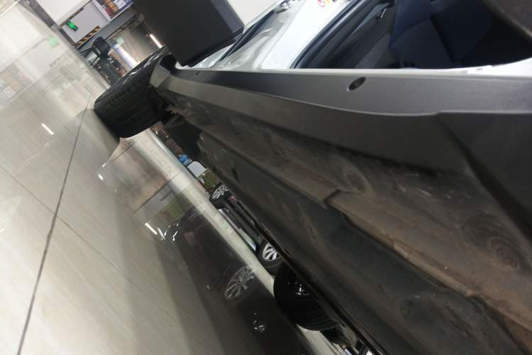 Used Toyota C-HR 2018 2.0L Leading with Sunroof China VI Standard
