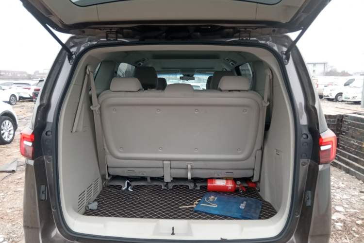 Used Buick GL8 2023 Land Executive Class Comfort Model
