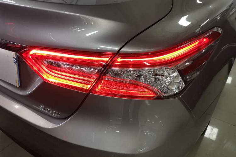 Used Toyota Camry 2021 2.0G Luxury Edition
