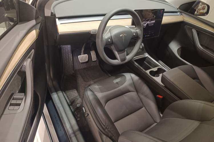 Used Tesla Model Y 2022 Performance High-Performance All-Wheel-Drive Version
