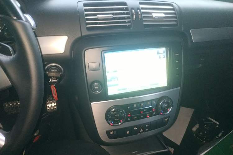 Used Mercedes-Benz R-Class 2014 R 320 4MATIC Business Model