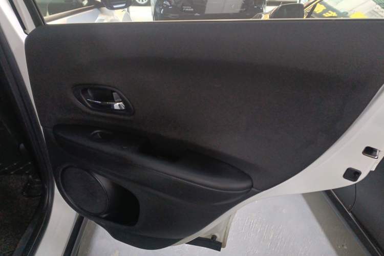 Used Honda Vezel 2020 1.5L CVT Pioneer Edition