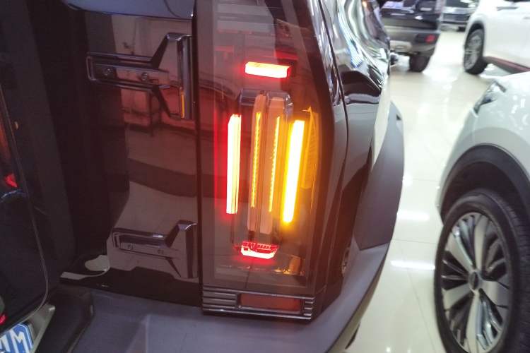 Used JETOUR Traveler 2023 2.0T All-Wheel-Drive CrossPRO
