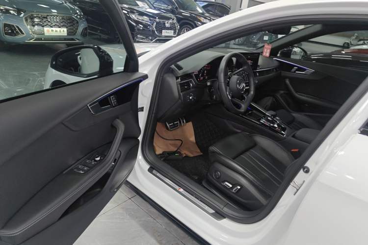 Used Audi A4L 2024 40 TFSI Luxury Dynamic Edition