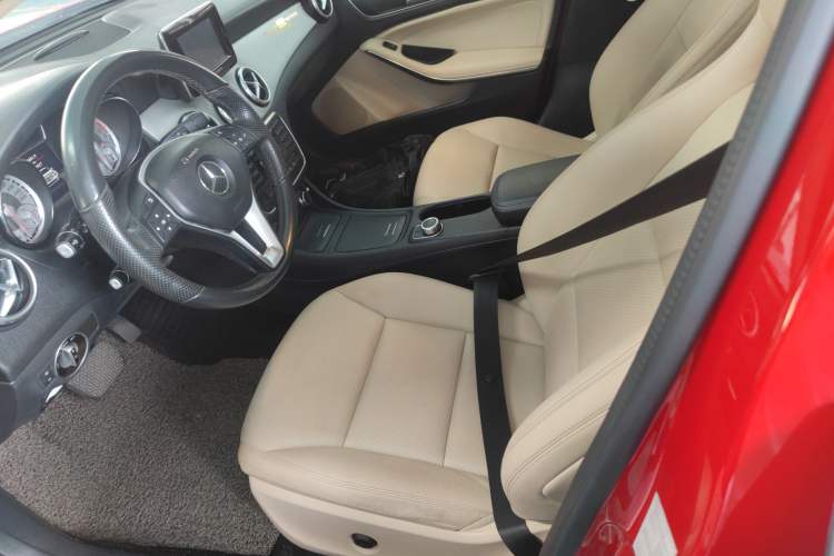 Used Mercedes-Benz GLA 2015 GLA 200 Fashion Model