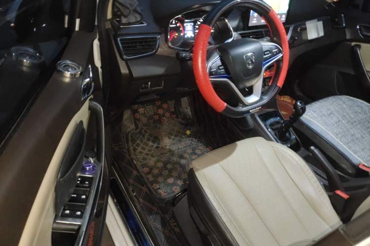 Used Baojun 310W 2017 1.5L Manual Comfort Model China V Standard