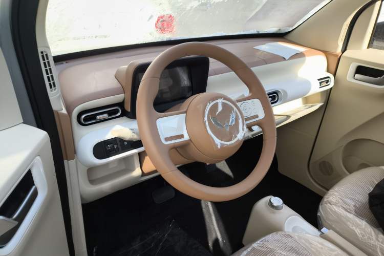 Used Wuling Hongguang MINIEV 2024 3rd Generation 215km Youth Edition
