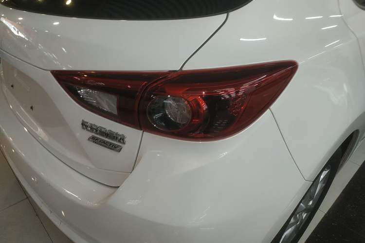 Used Mazda Mazda 3 Axela 2017 Hatchback 1.5L Automatic Luxury Model Emission Standard China V