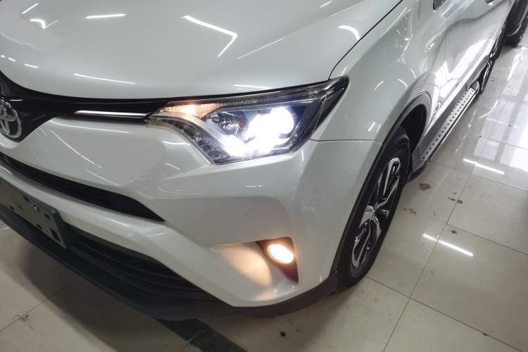 Used Toyota RAV4 2016 2.0L CVT Two-Wheel Drive Comfort Edition China V Standard