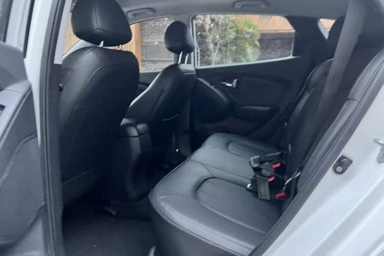 Used Hyundai ix35 2015 2.0L Automatic 2WD Smart Type China IV