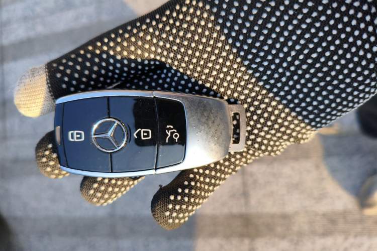 Used Mercedes-Benz E-Class New Energy 2022 Restyled E 350 e L Plug-in Hybrid Sedan
