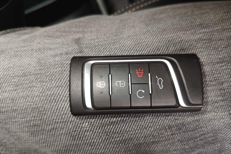 Used GAC Trumpchi M6 2021 270T DCT Luxury Edition (7 Seats)
