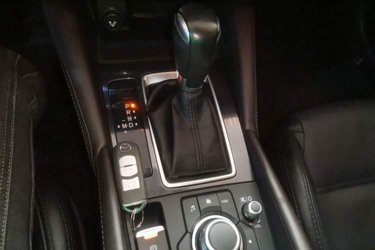 Used Mazda Atenza 2017 2.5L Blue Sky Prestige Edition
