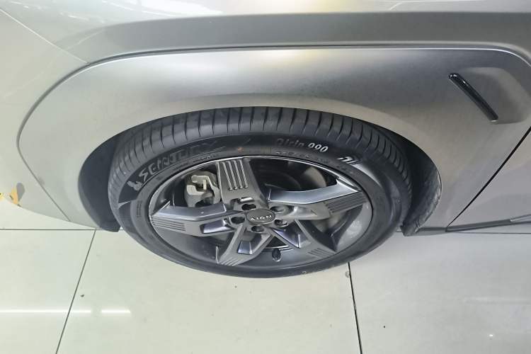 Used AION Y 2022 Plus 70 Tech Edition