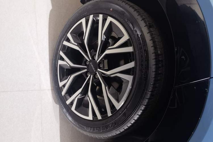 Used Lynk & Co 08 EM-P 2026 Model 210 Four-Wheel Drive Performance Ultra H7
