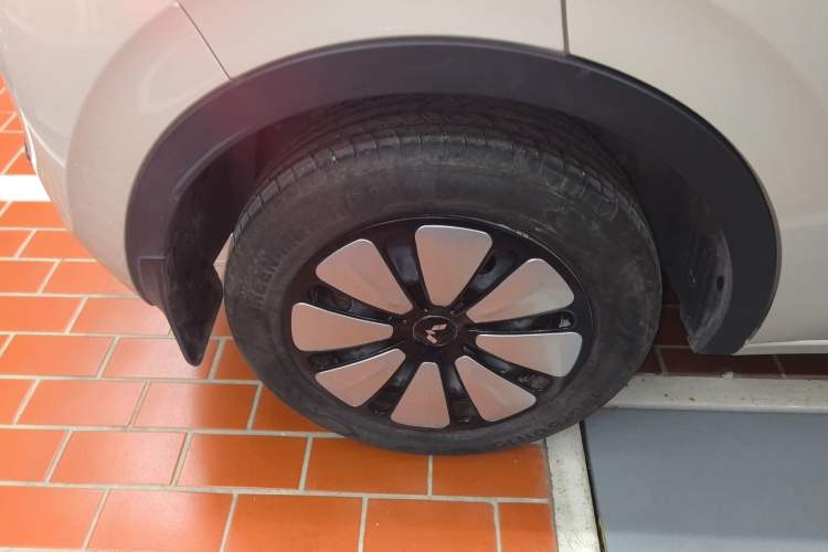 Used Wuling Bingo 2023 333 km Enjoyment Version
