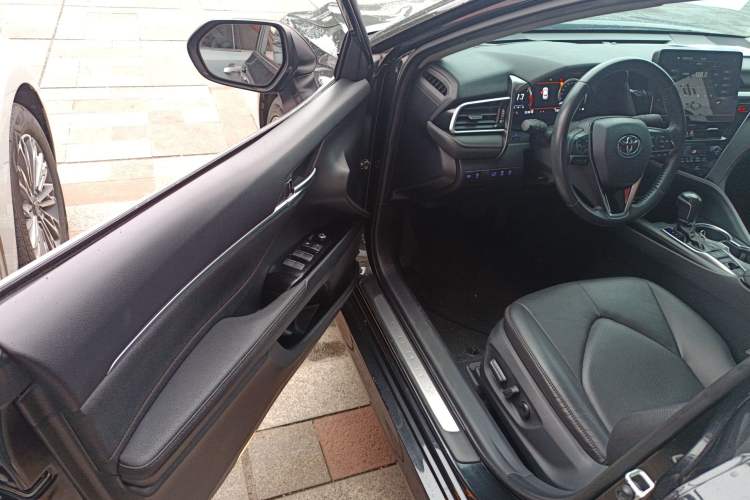 Used Toyota Camry 2021 2.5G Luxury Edition
