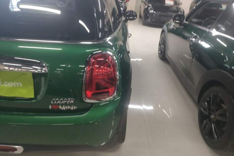 Used  MINI 2019 1.5T COOPER Artist

