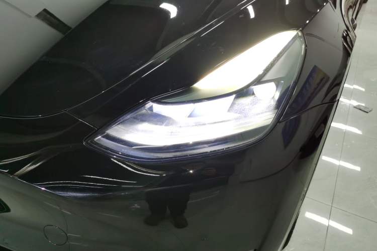 Used Tesla Model Y 2021 Long-Range All-Wheel-Drive Version
