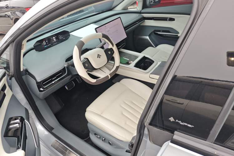 Used  GT 2023 710 Rear-Drive Supercharge Max Edition
