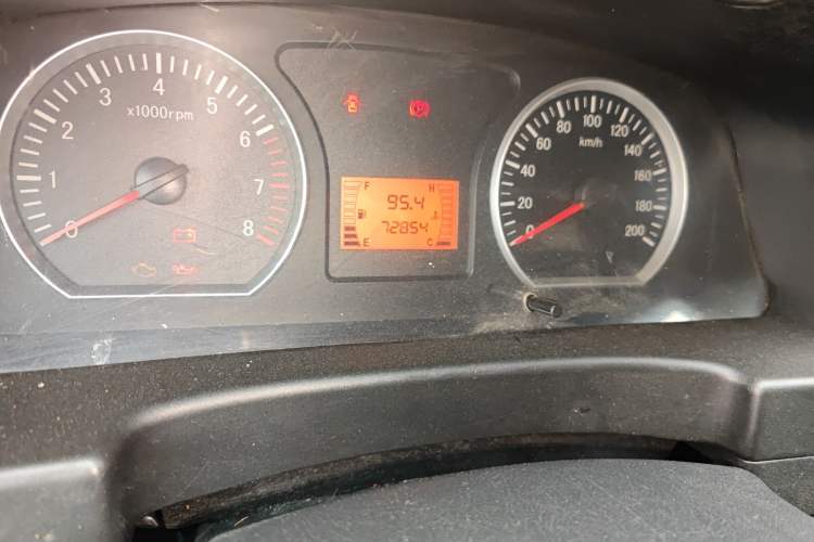 Used FORTHING Lingzhi 2016 M3L 1.6L 7-Seater Luxury Model
