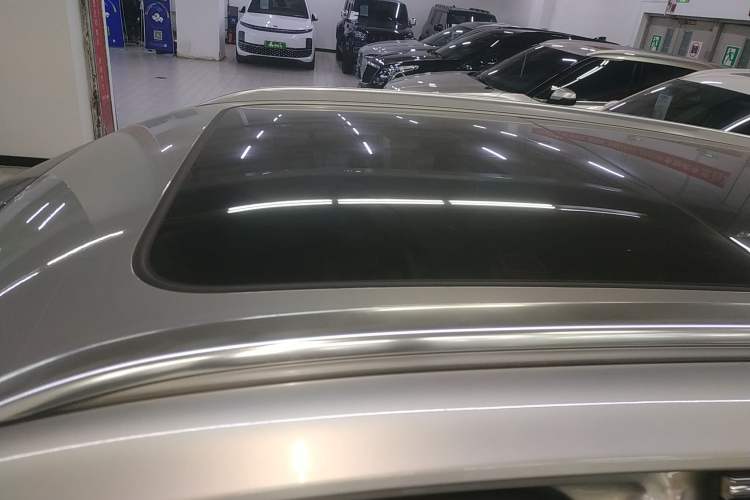 Used Hongqi HS5 2022 Revised Version 2.0T Smart Connect Flagship Edition
