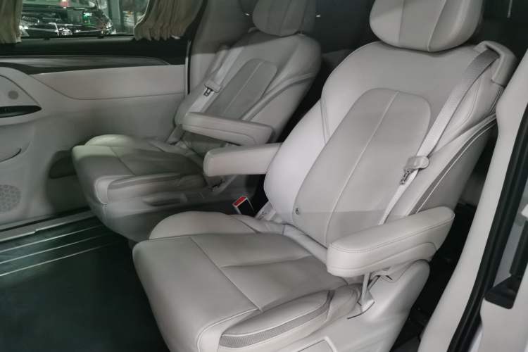 Used Buick GL8 2023 ES Lu Zun Deluxe and Yue Edition
