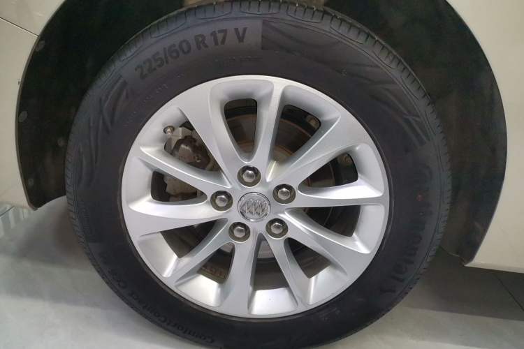 Used Buick GL8 2017 ES 28T Comfort Model China V Standard
