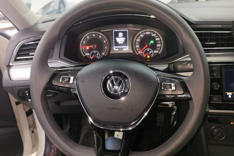 Used Volkswagen Lamando 2019 230TSI DSG Vision Edition China VI Standard
