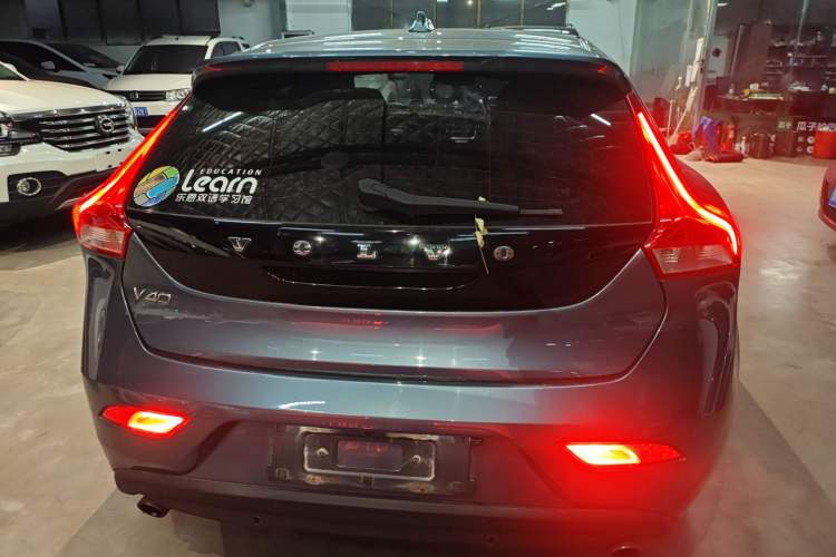 Used Volvo V40 2014 2.0T Zhiya Edition