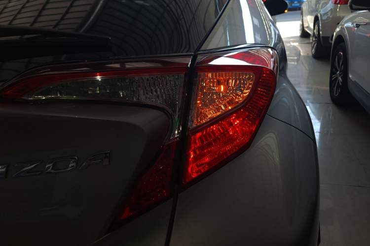 Used Toyota IZOA 2018 2.0L Yichi Version China VI Standard
