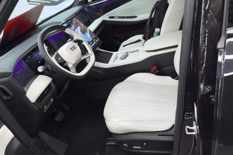 Used  L7 2023 1.5T 115 km Starship
