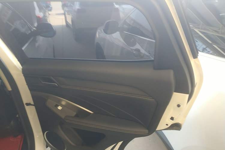 Used Wey VV6 2018 2.0T Two-Wheel-Drive Ultra-Luxury Version China V Standard
